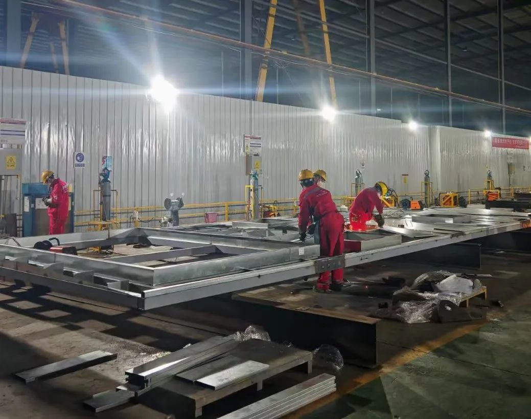 1735635098911057.jpg 640 (5).jpg